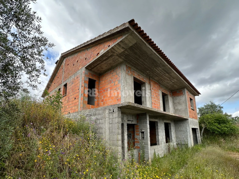 Moradia T3 para Venda em Olalhas Foto 2