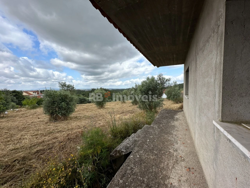 Moradia T3 para Venda em Olalhas Foto 4