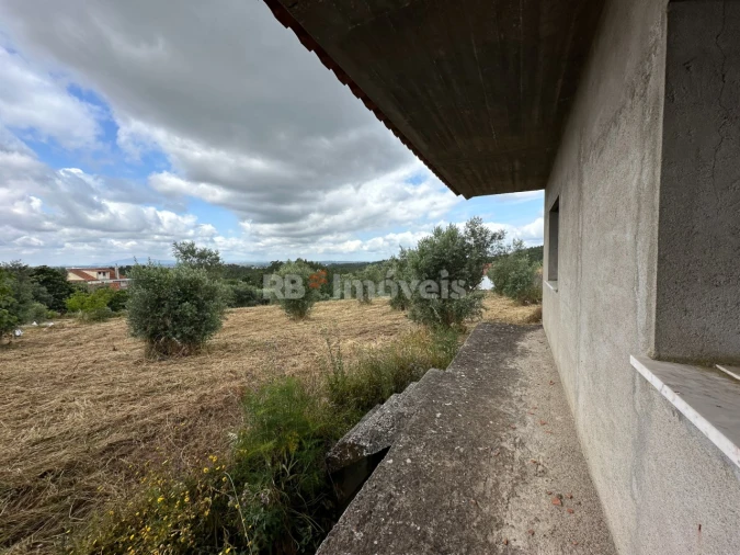 Moradia T3 para Venda em Olalhas Foto 4