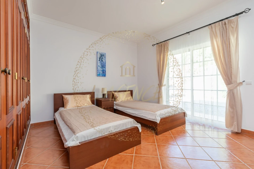 Moradia T4 para Venda em São Brás de Alportel Foto 13