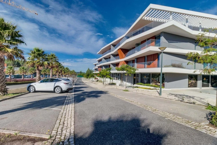 Apartamento T3 para Venda em Agualva e Mira-Sintra Foto 40