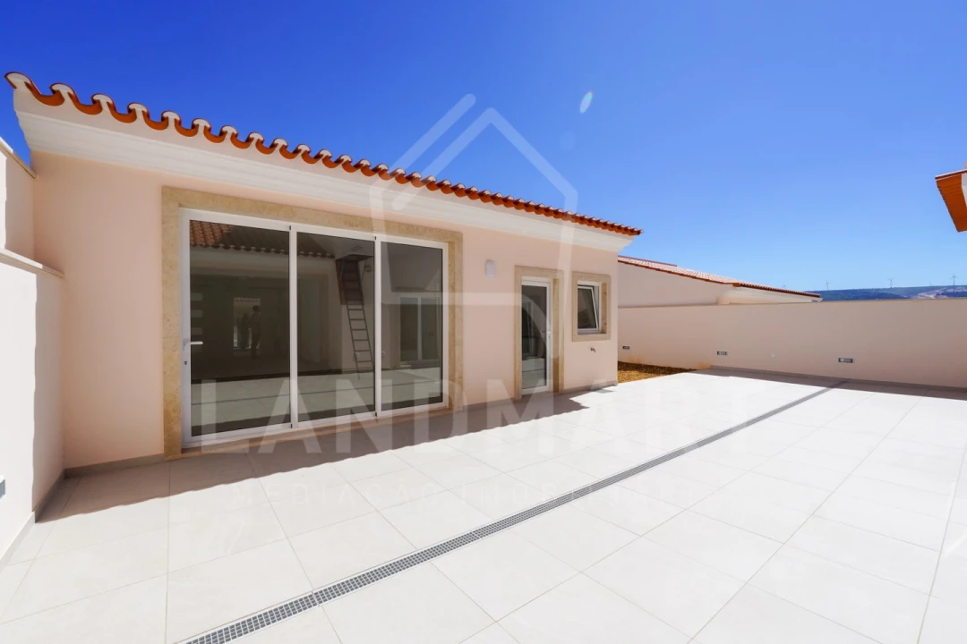 Moradia T4 para Venda em Turquel Foto 20