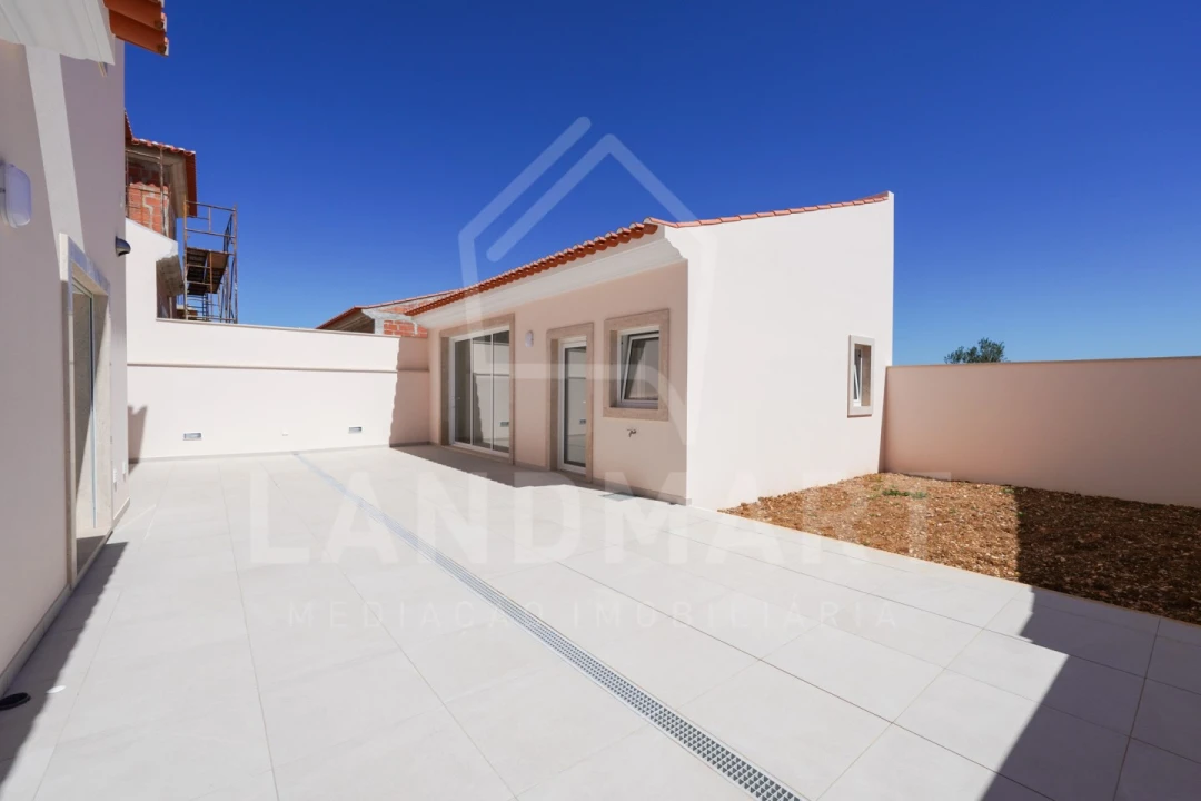 Moradia T4 para Venda em Turquel Foto 21