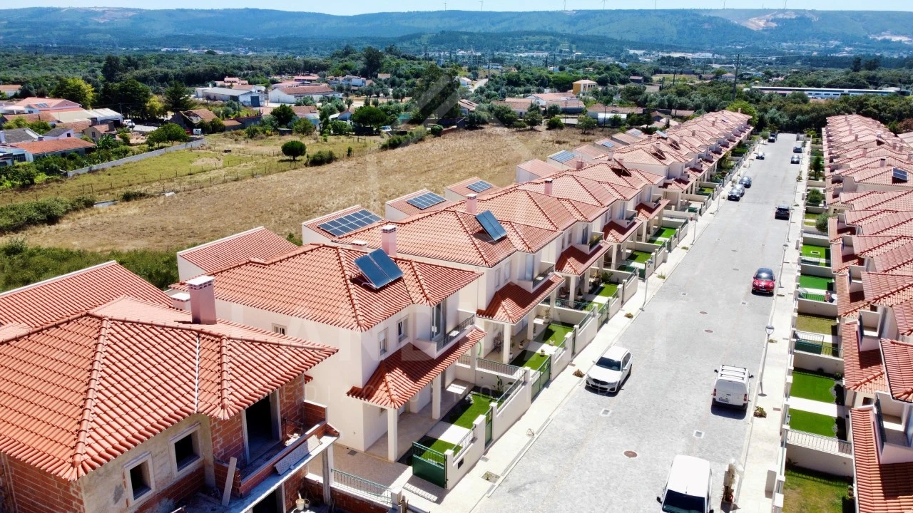 Moradia T4 para Venda em Turquel Foto 25