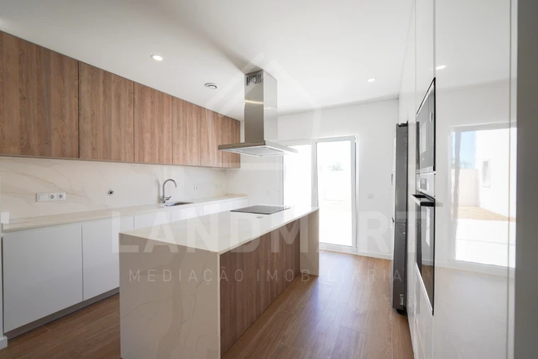 Moradia T4 para Venda em Turquel Foto 15