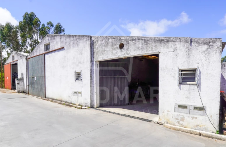 Armazém para Venda em Benedita