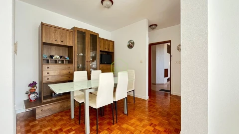 Apartamento T2 para Venda em Póvoa de Varzim, Beiriz e Argivai