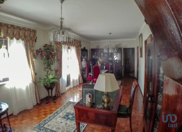 Moradia T6 para Venda em Atouguia da Baleia