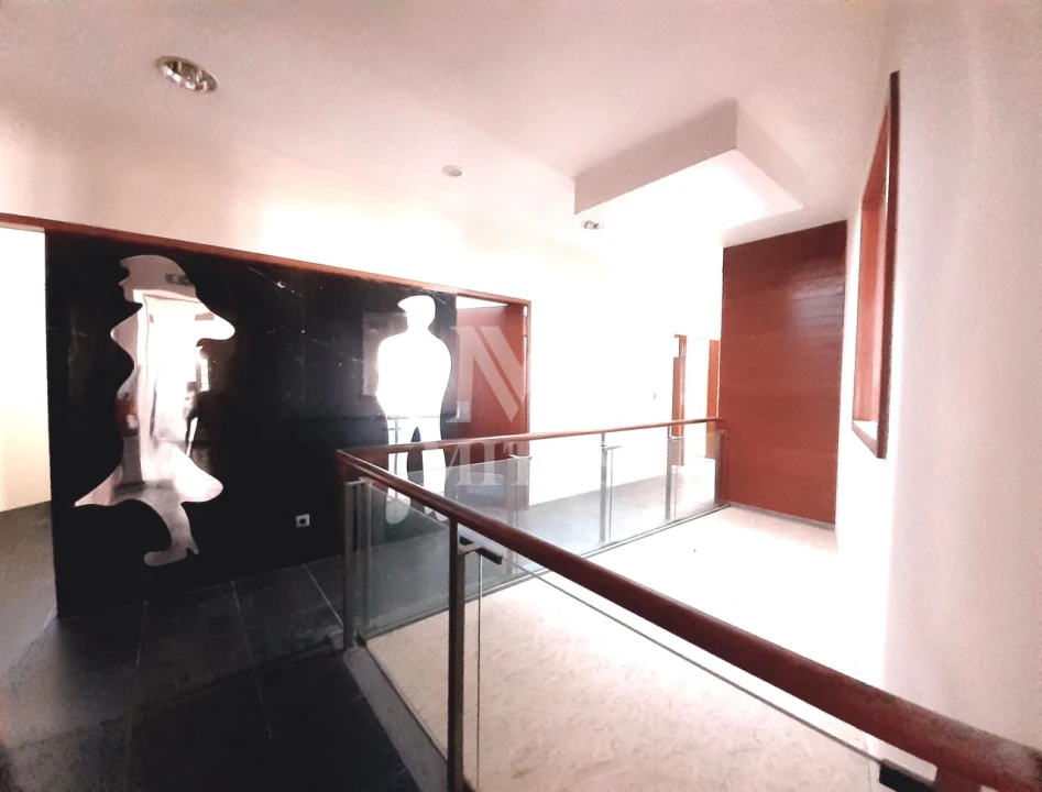 Loja para Arrendamento em Santa Maria Maior e Monserrate e Meadela Foto 8