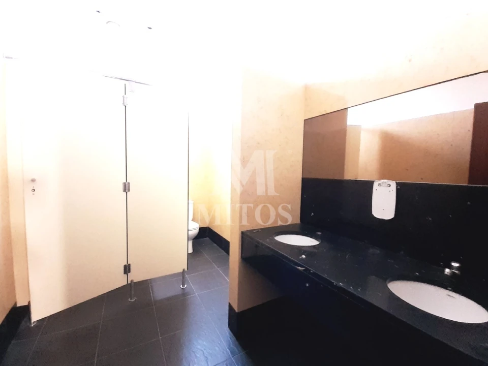 Loja para Arrendamento em Santa Maria Maior e Monserrate e Meadela Foto 10