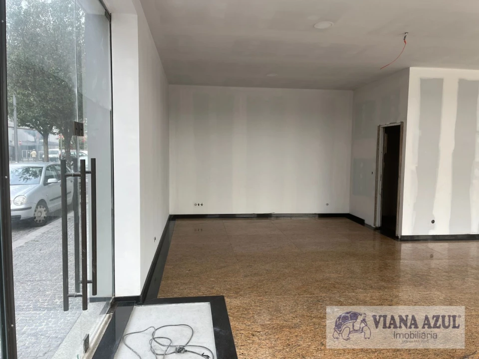 Loja para Arrendamento em Santa Maria Maior e Monserrate e Meadela Foto 4