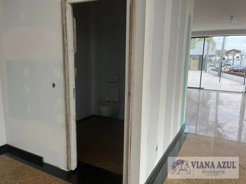 Loja para Arrendamento em Santa Maria Maior e Monserrate e Meadela Foto 6