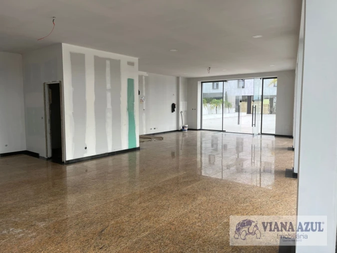 Loja para Arrendamento em Santa Maria Maior e Monserrate e Meadela Foto 3