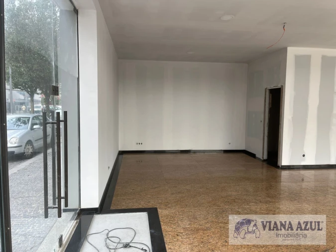 Loja para Arrendamento em Santa Maria Maior e Monserrate e Meadela Foto 4