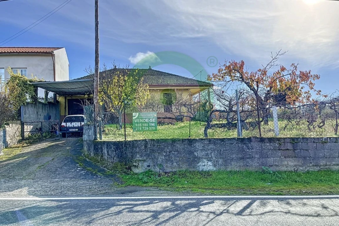 Moradia T3 para Venda em Rebordelo Foto 2