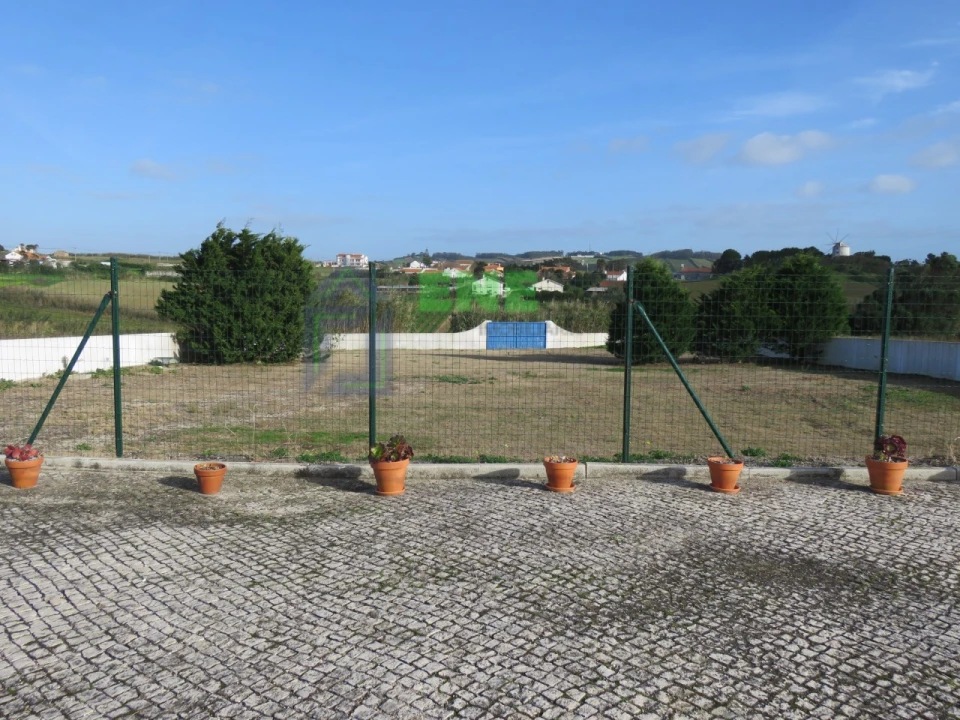 Moradia T5 para Venda em Encarnação Foto 7