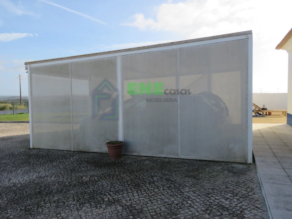 Moradia T5 para Venda em Encarnação Foto 9