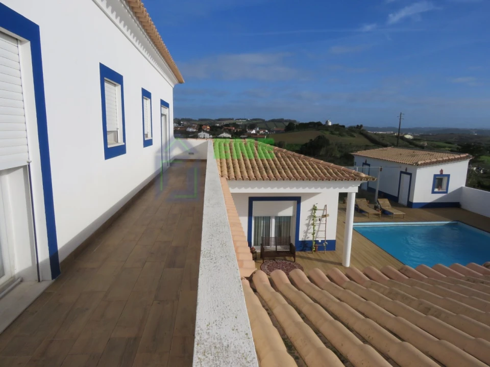 Moradia T5 para Venda em Encarnação Foto 16