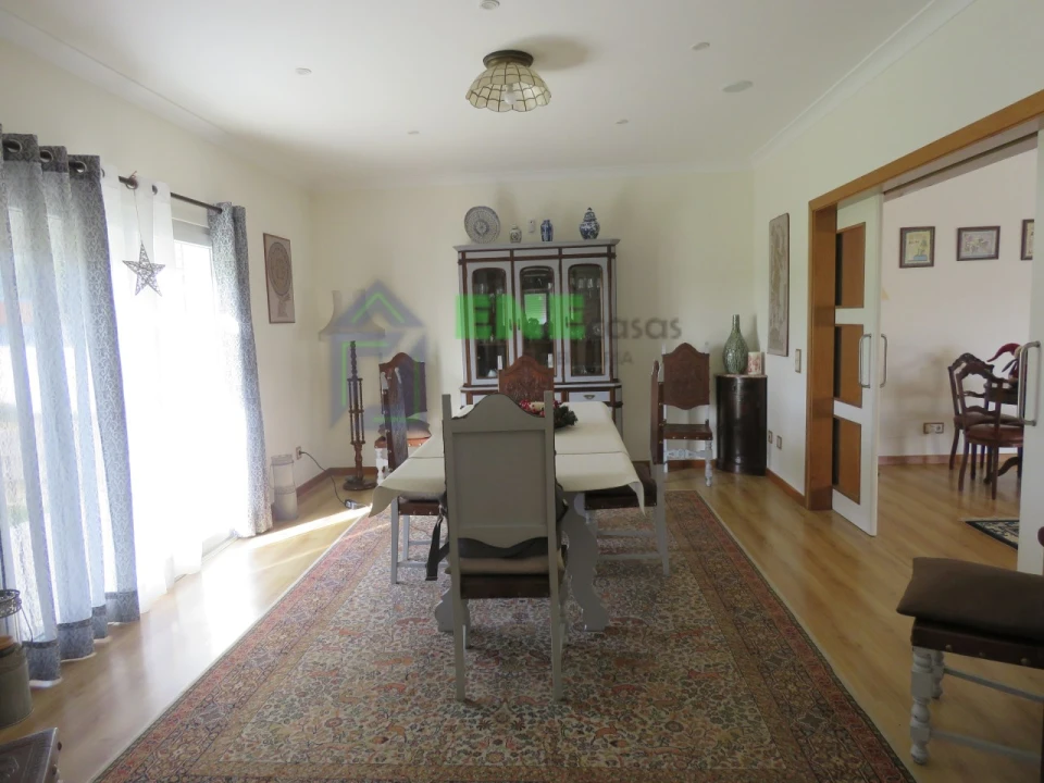 Moradia T5 para Venda em Encarnação Foto 23