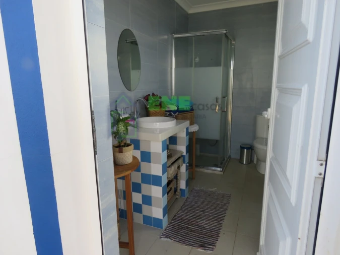 Moradia T5 para Venda em Encarnação Foto 15