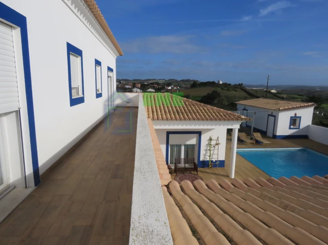 Moradia T5 para Venda em Encarnação Foto 16