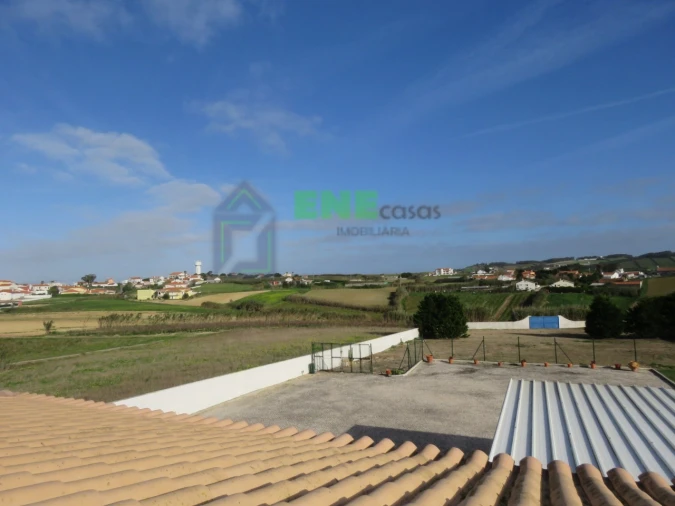 Moradia T5 para Venda em Encarnação Foto 17