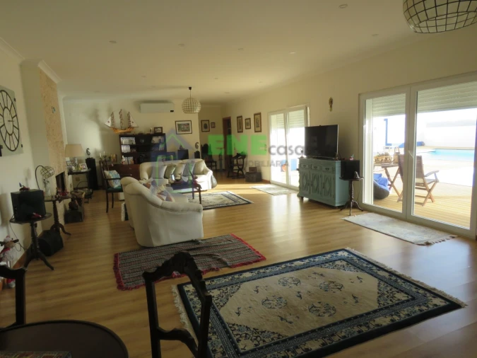 Moradia T5 para Venda em Encarnação Foto 19