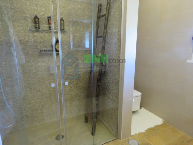 Moradia T5 para Venda em Encarnação Foto 34