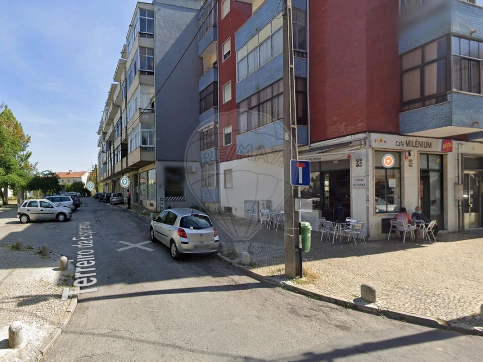 Loja para Venda em Laranjeiro e Feijó Foto 1