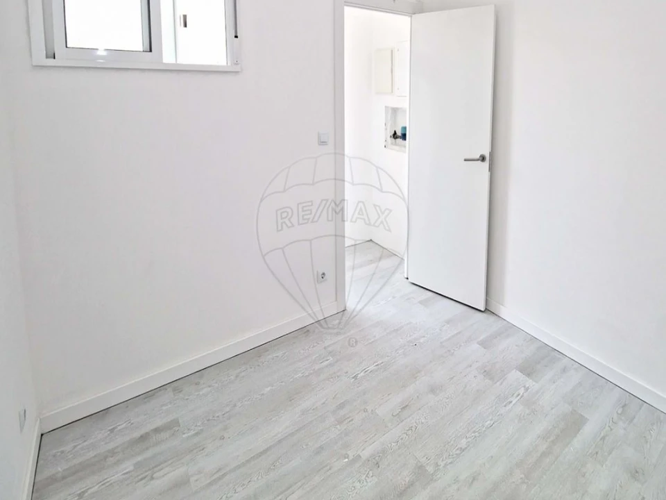 Loja para Venda em Laranjeiro e Feijó Foto 10