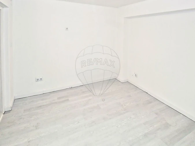 Loja para Venda em Laranjeiro e Feijó Foto 14