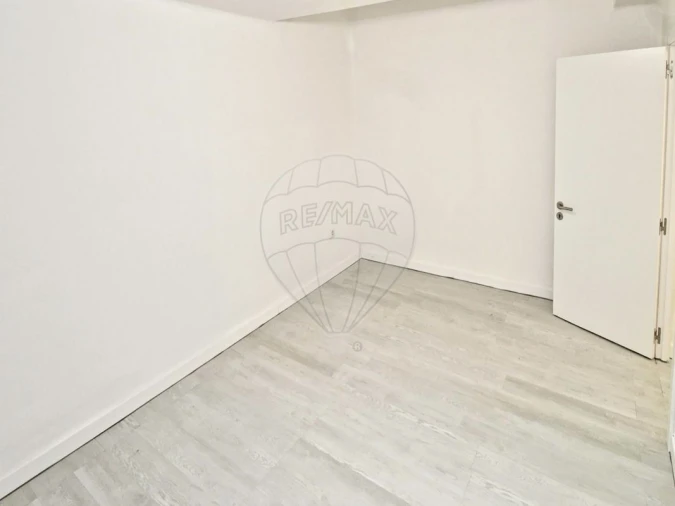 Loja para Venda em Laranjeiro e Feijó Foto 16