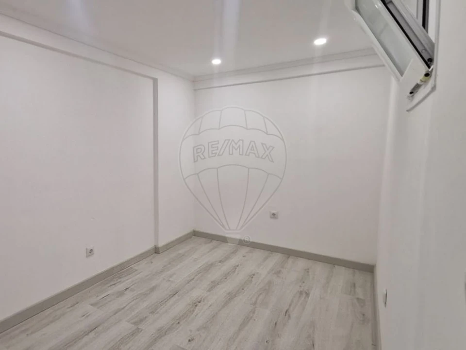 Loja para Venda em Corroios Foto 12