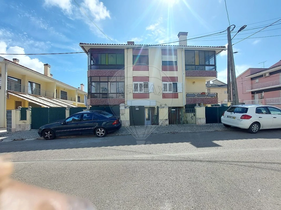 Loja para Venda em Corroios Foto 1