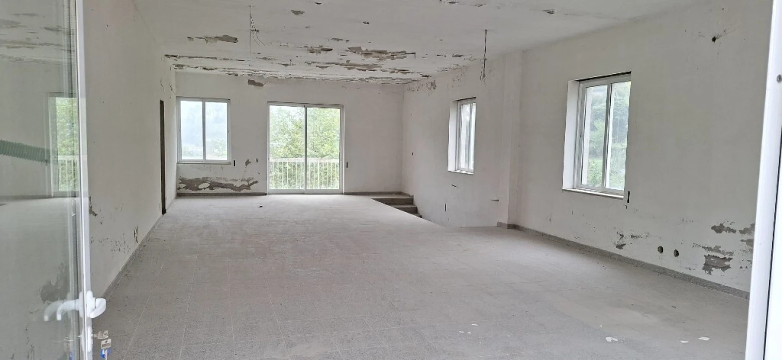 Loja para Arrendamento em Moimenta Foto 13