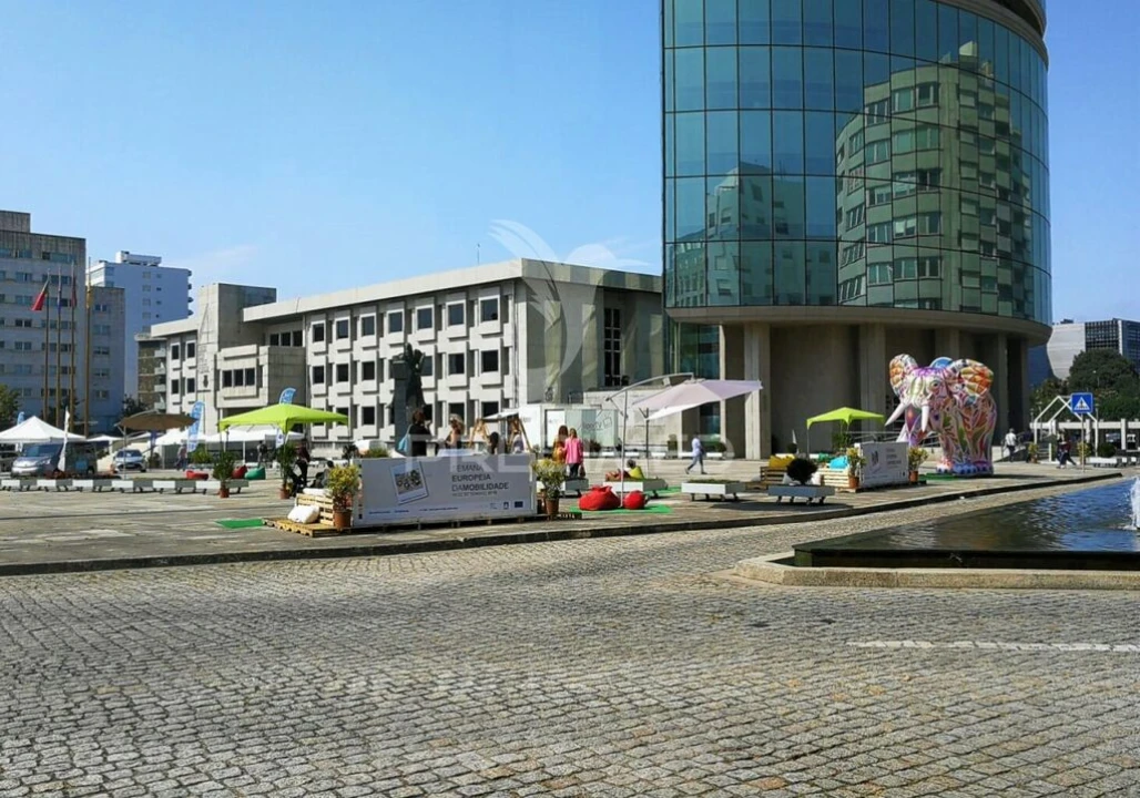 Loja para Arrendamento em Cidade da Maia Foto 7