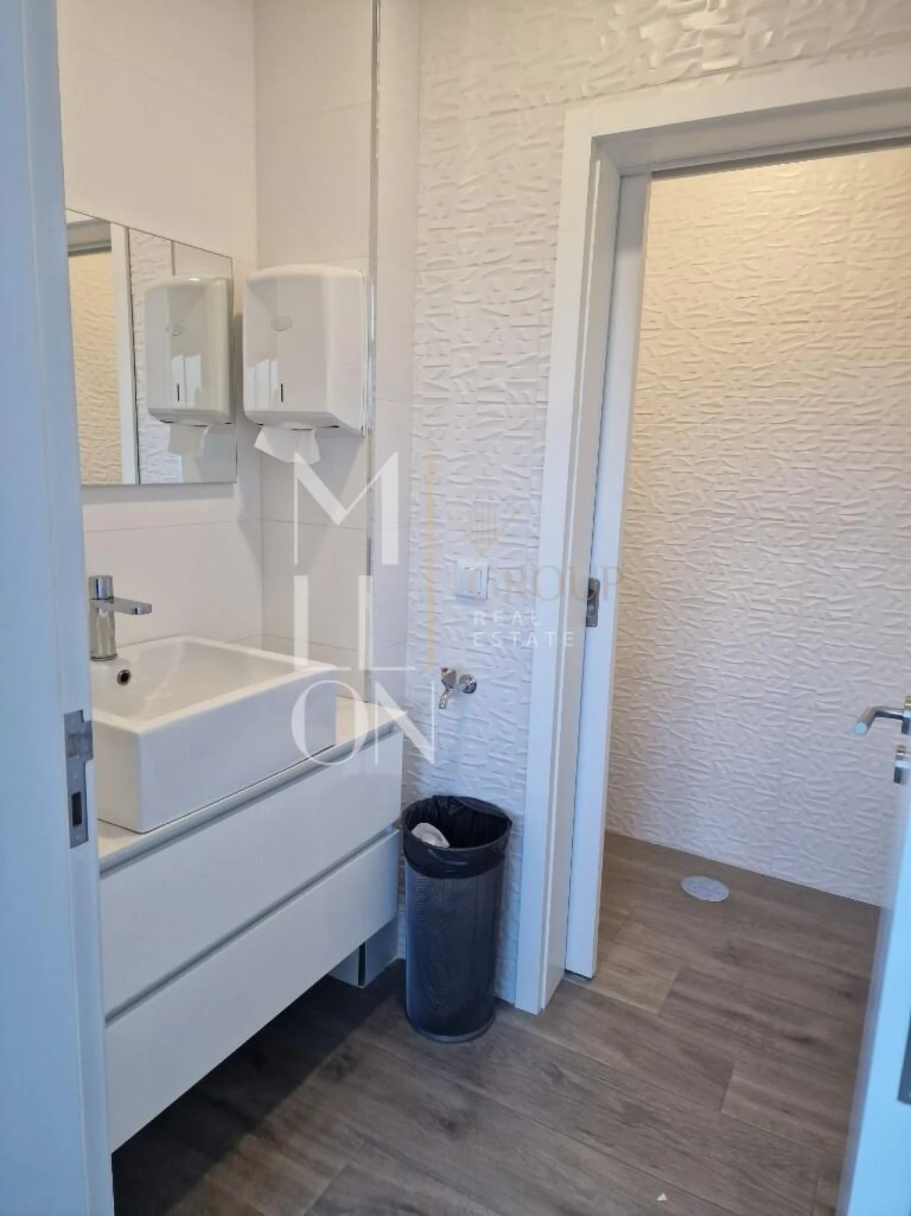 Armazém para Venda em Mozelos Foto 15