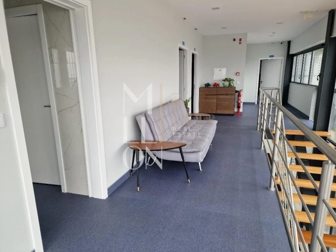 Armazém para Venda em Mozelos Foto 2