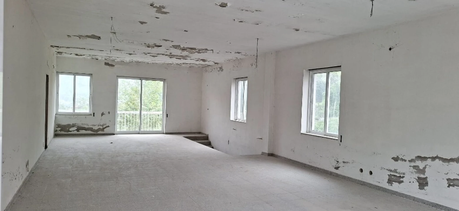 Loja para Arrendamento em Moimenta Foto 12