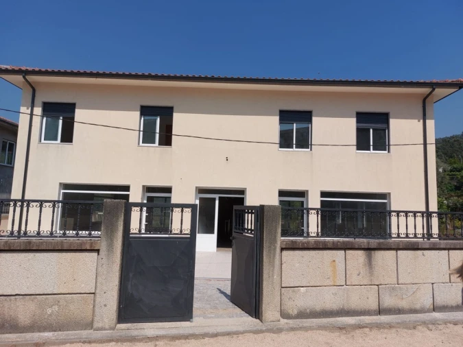 Loja para Arrendamento em Moimenta