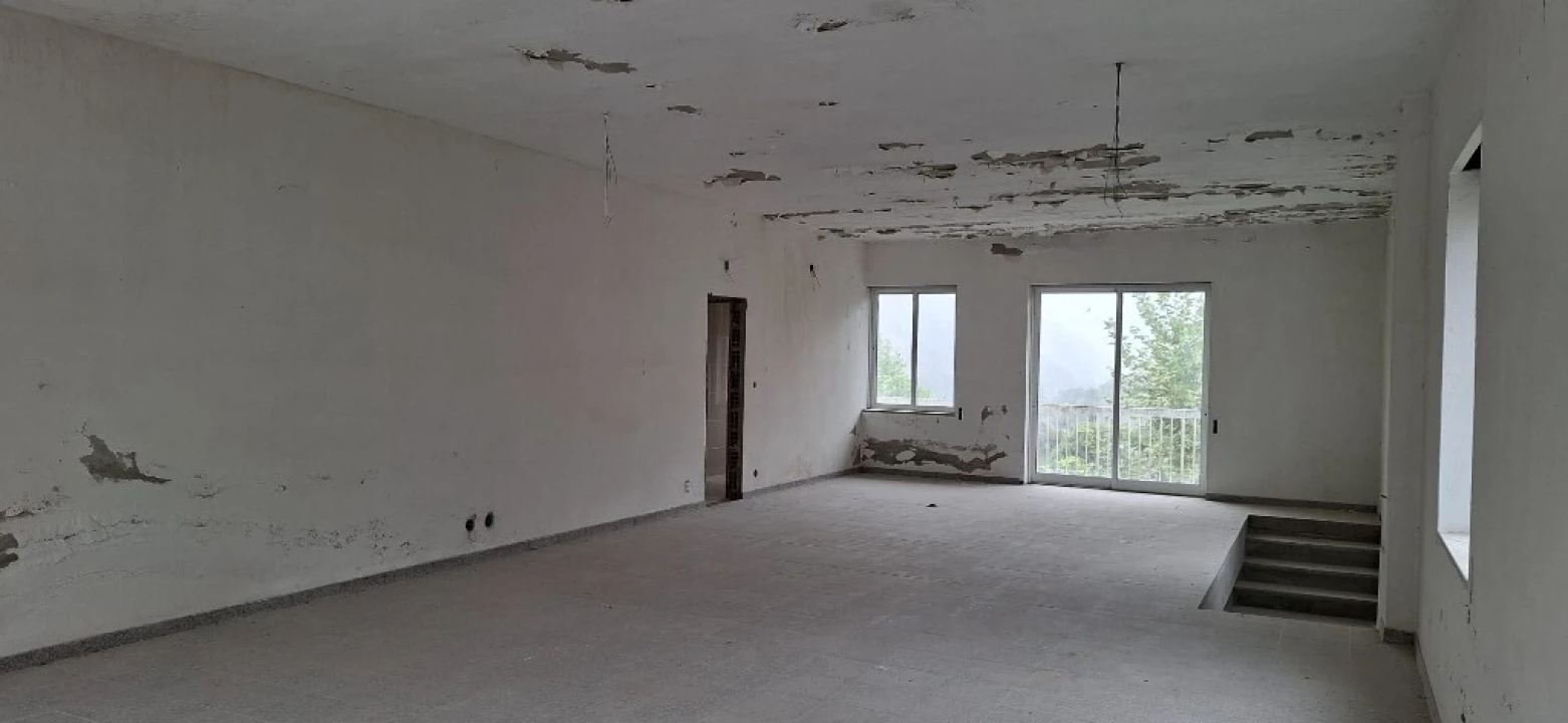 Loja para Arrendamento em Moimenta Foto 11