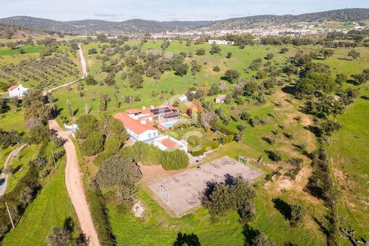 Quinta T6 para Venda em Santiago do Escoural Foto 88