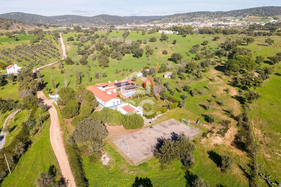 Quinta T6 para Venda em Santiago do Escoural Foto 88