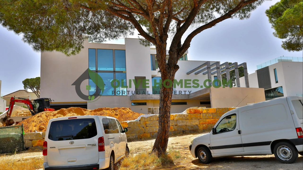 Moradia T4 para Venda em Quarteira Foto 8