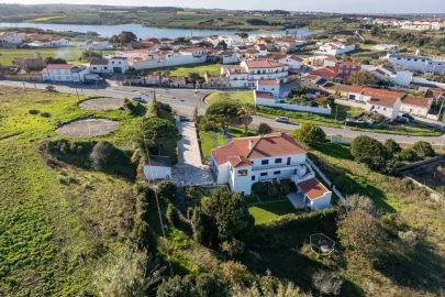 Moradia T5 para Venda em Atouguia da Baleia
