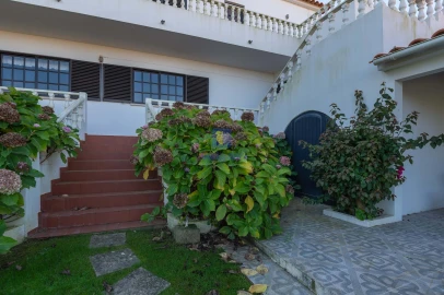 Moradia T5 para Venda em Atouguia da Baleia