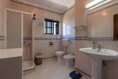 Moradia T5 para Venda em Atouguia da Baleia