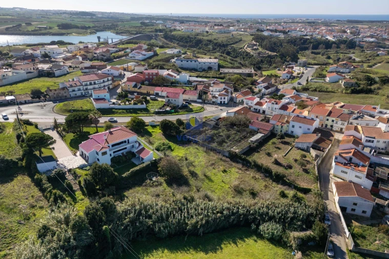 Moradia T5 para Venda em Atouguia da Baleia Foto 39
