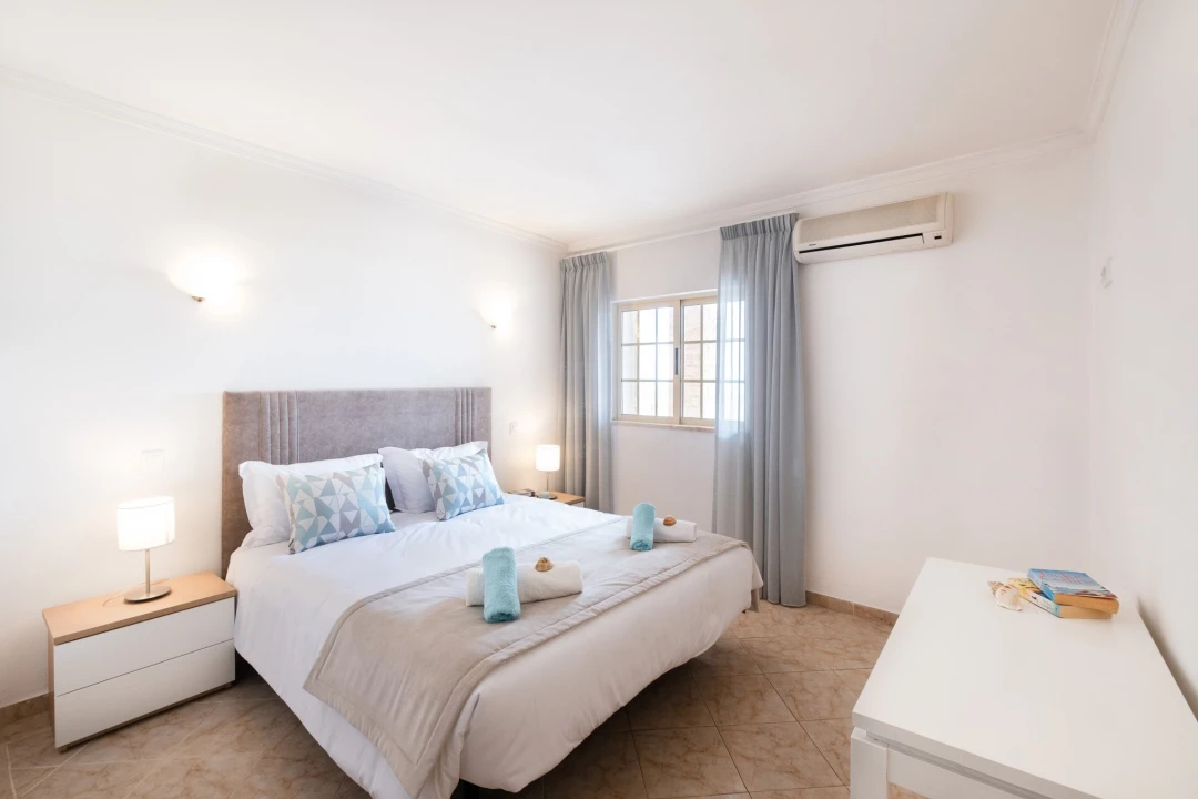 Moradia T12 para Venda em Albufeira e Olhos de Água Foto 4