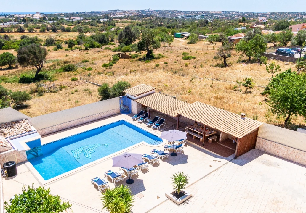 Moradia T12 para Venda em Albufeira e Olhos de Água Foto 2